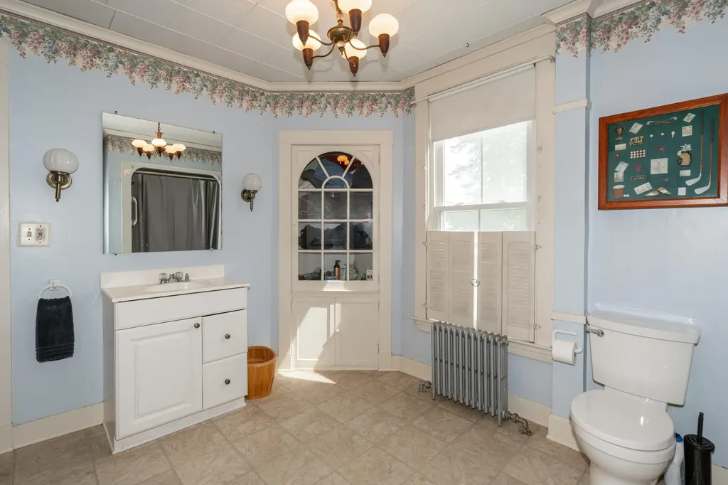 546 Main Street Westbrook ME 04092