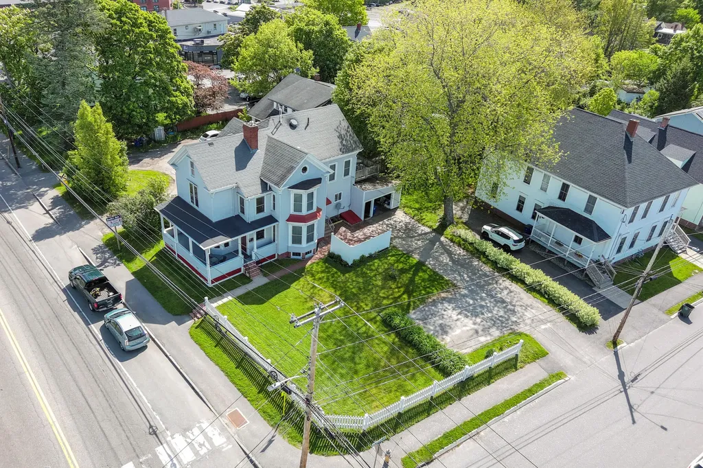 546 Main Street Westbrook ME 04092