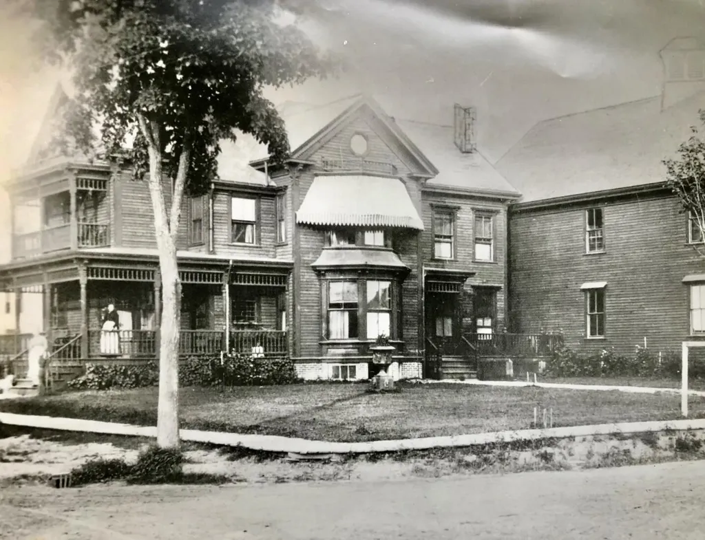 546 Main Street Westbrook ME 04092