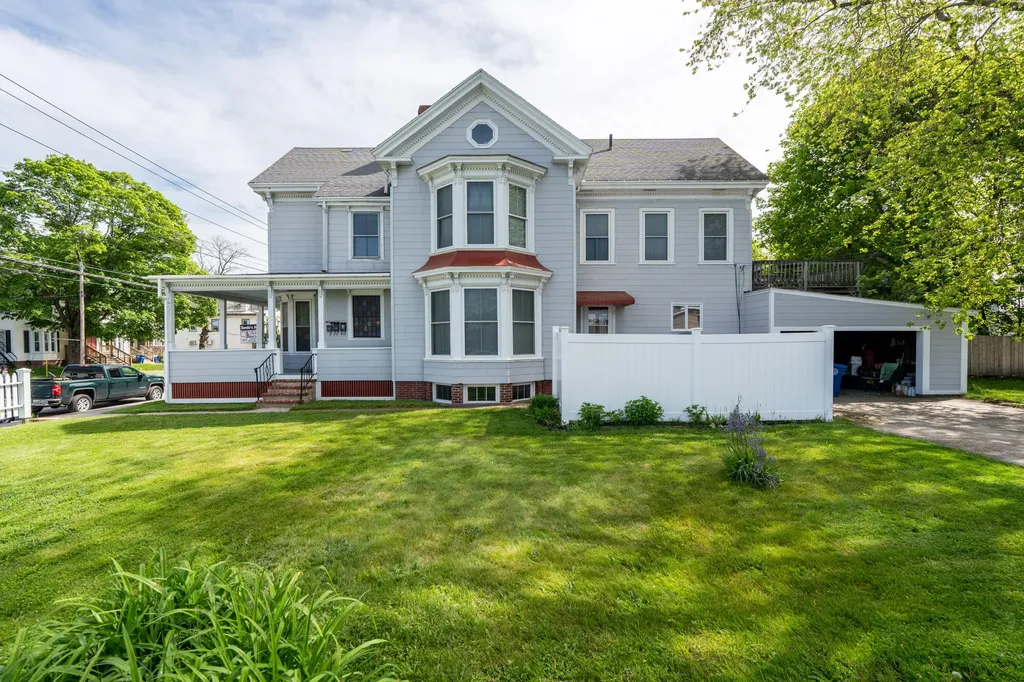 546 Main Street Westbrook ME 04092
