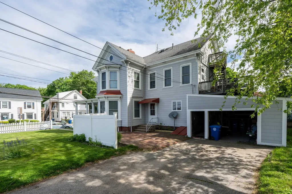 546 Main Street Westbrook ME 04092