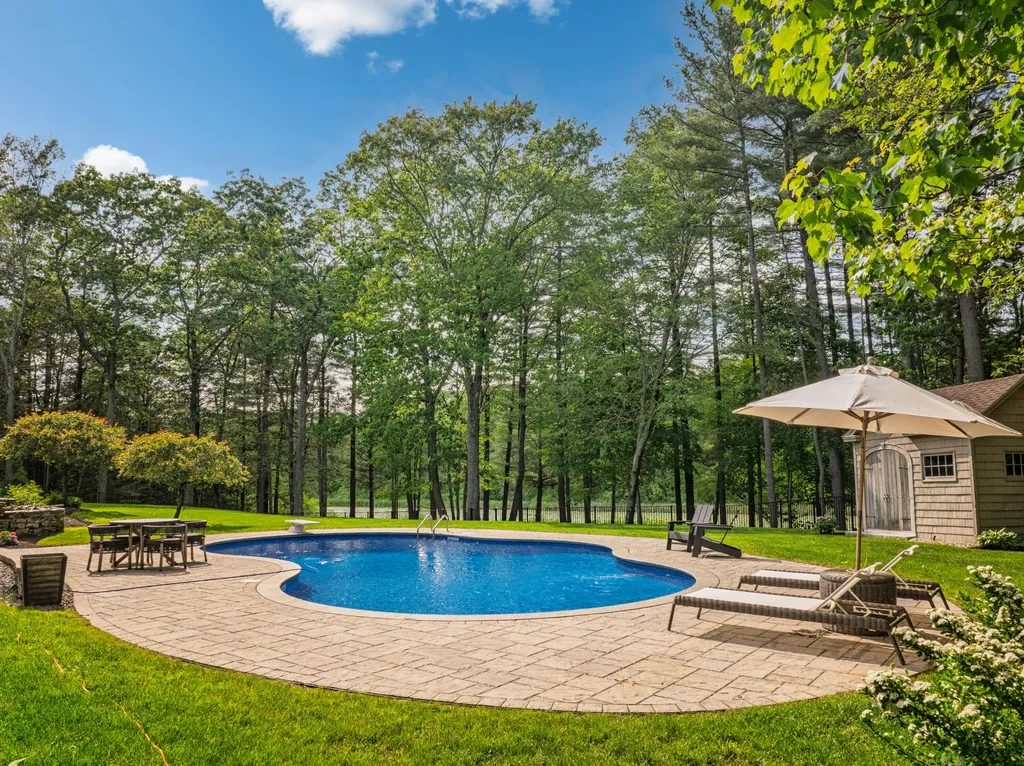 20 Doe Drive Eliot ME 03903