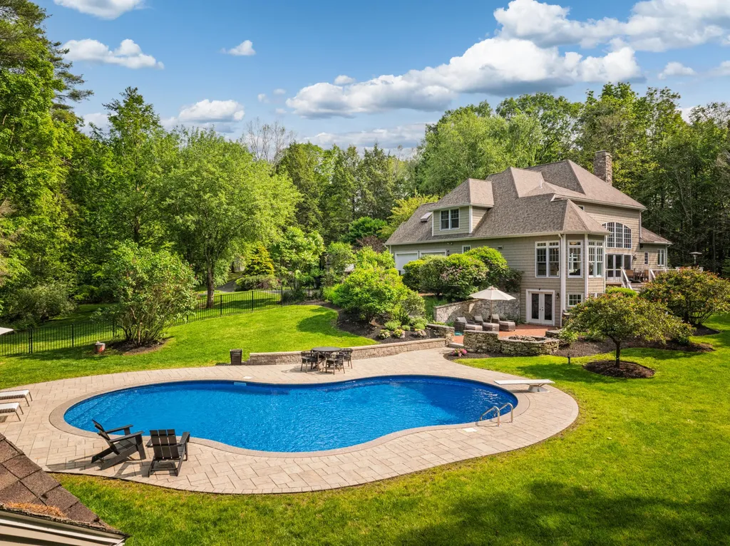 20 Doe Drive Eliot ME 03903