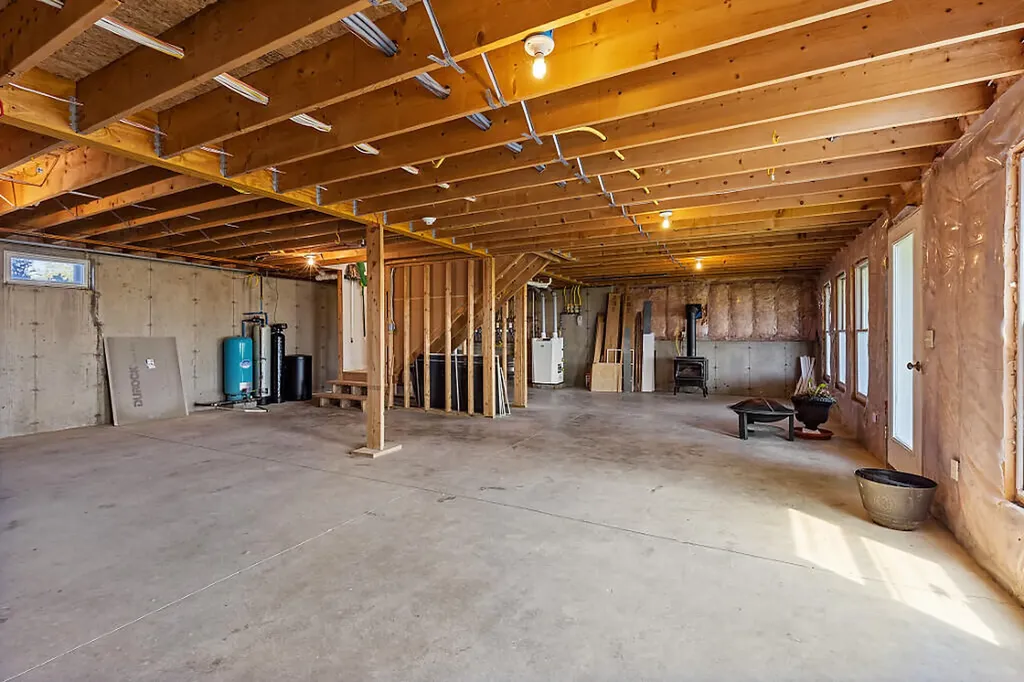 1866 Clarry Hill Road Union ME 04862