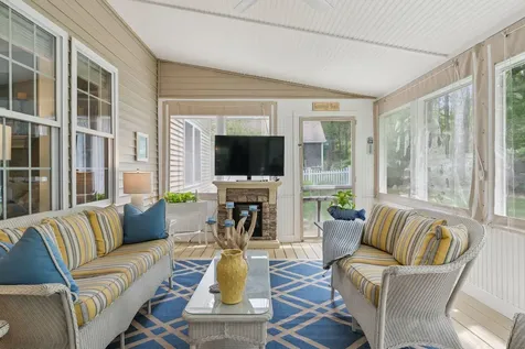 18 Forest Hill Lane Kennebunk ME 04043