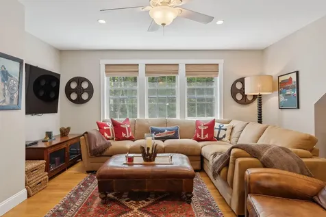 18 Forest Hill Lane Kennebunk ME 04043