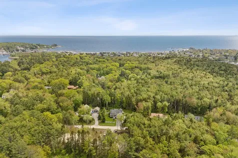 18 Forest Hill Lane Kennebunk ME 04043