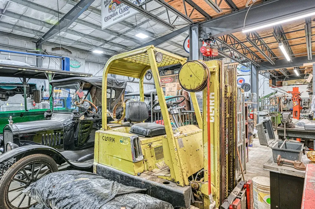 1235 Us-202 Winthrop ME 04364