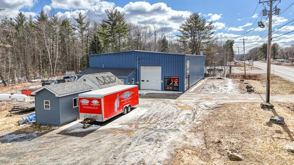 1235 Us-202 Winthrop ME 04364