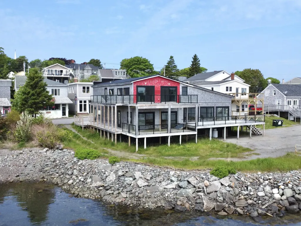 32 Water Street Lubec ME 04652