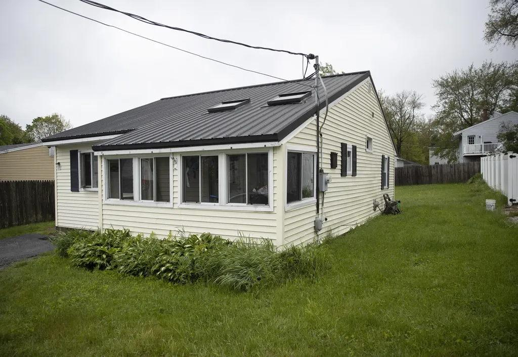 15 Lucille Street Saco ME 04072