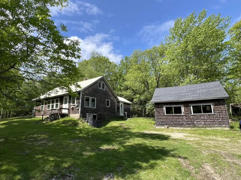 388 Main Road Burlington ME 04417