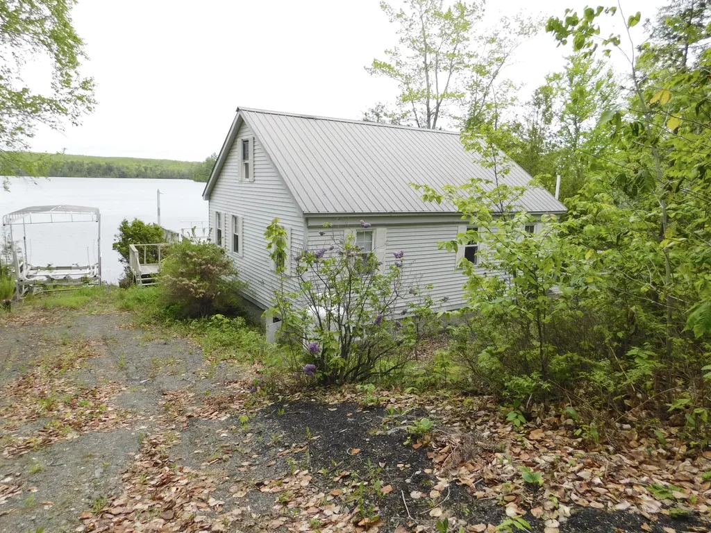 38 S Shore Road Lake View Plt ME 04463