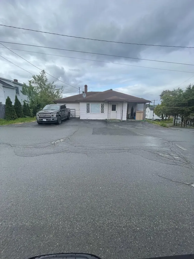 432 St Thomas And 129 5th Avenue Street Madawaska ME 04756
