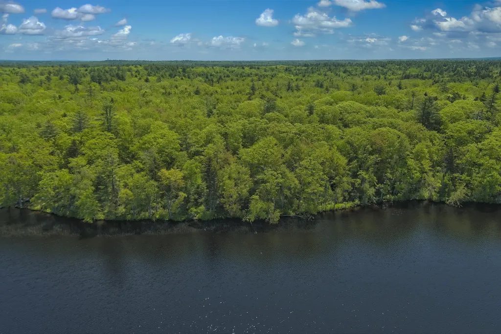 470 Hendrickson Lane Waldoboro ME 04572