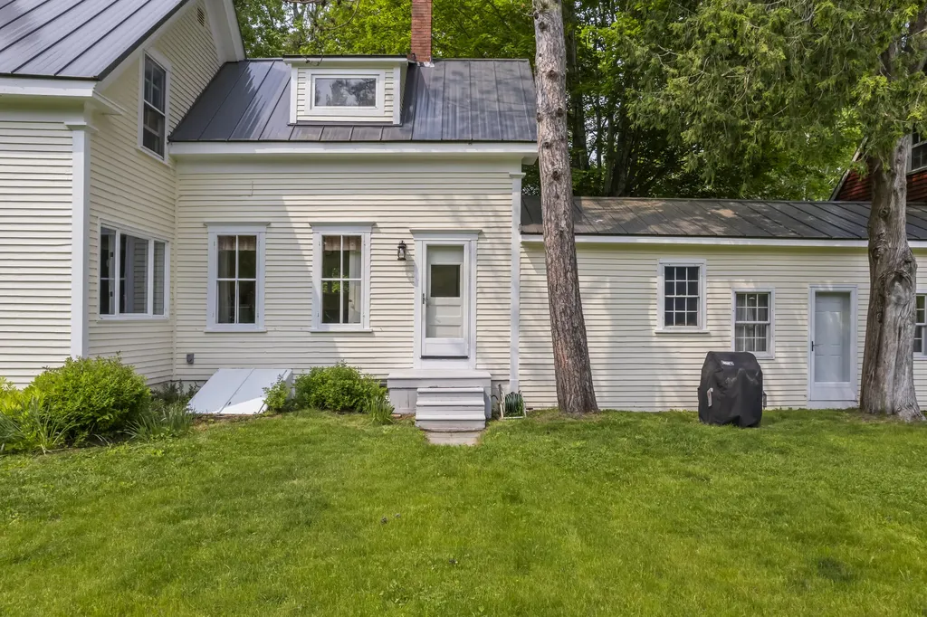 145 Pork Point Road Bowdoinham ME 04008