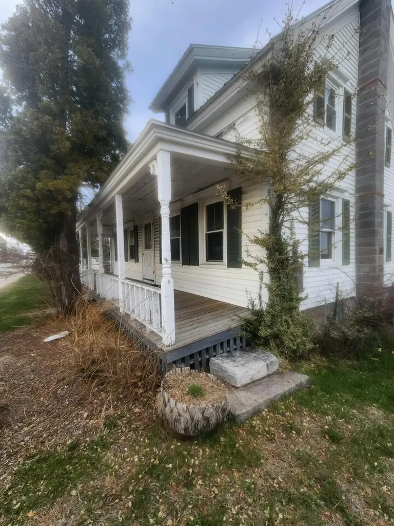 167 Main Street Oxford ME 04270