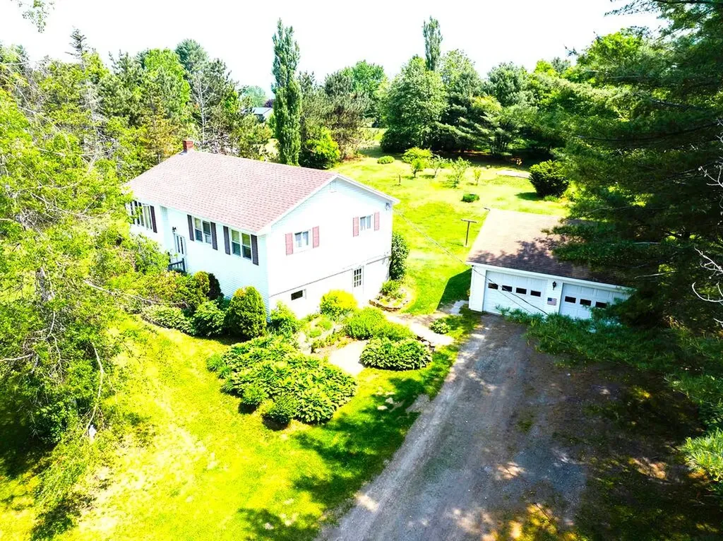 595 Moosehead Trail Newport ME 04953