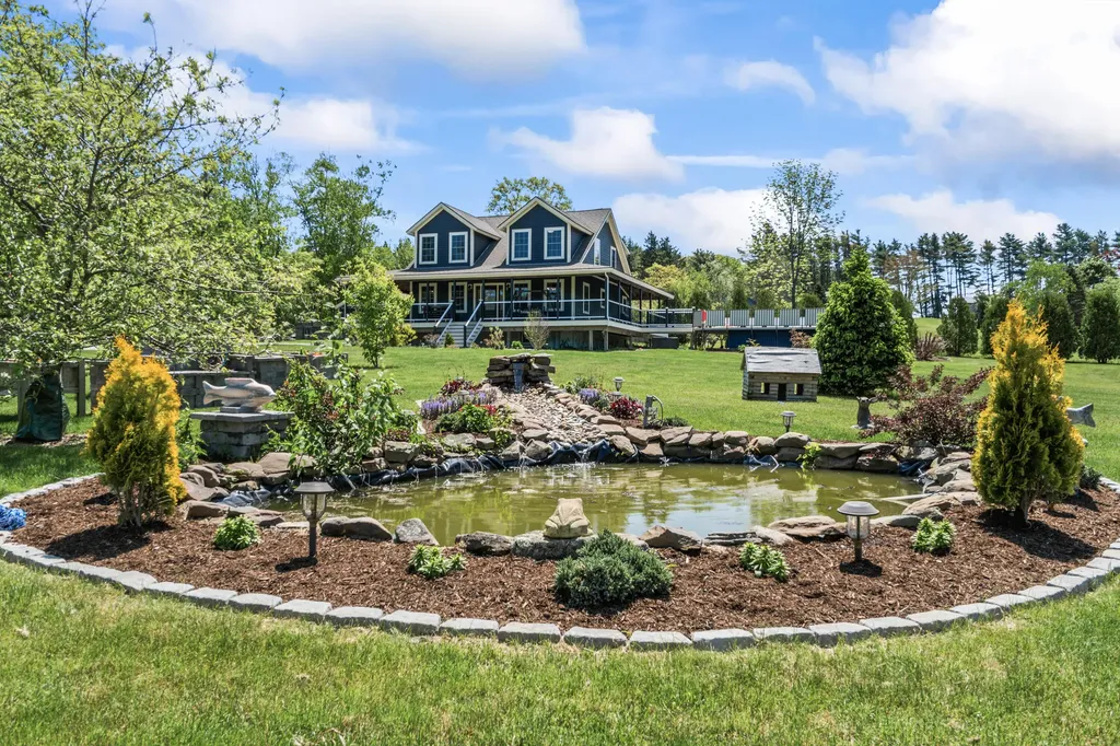 55 Mountain View Extension Rockland ME 04841