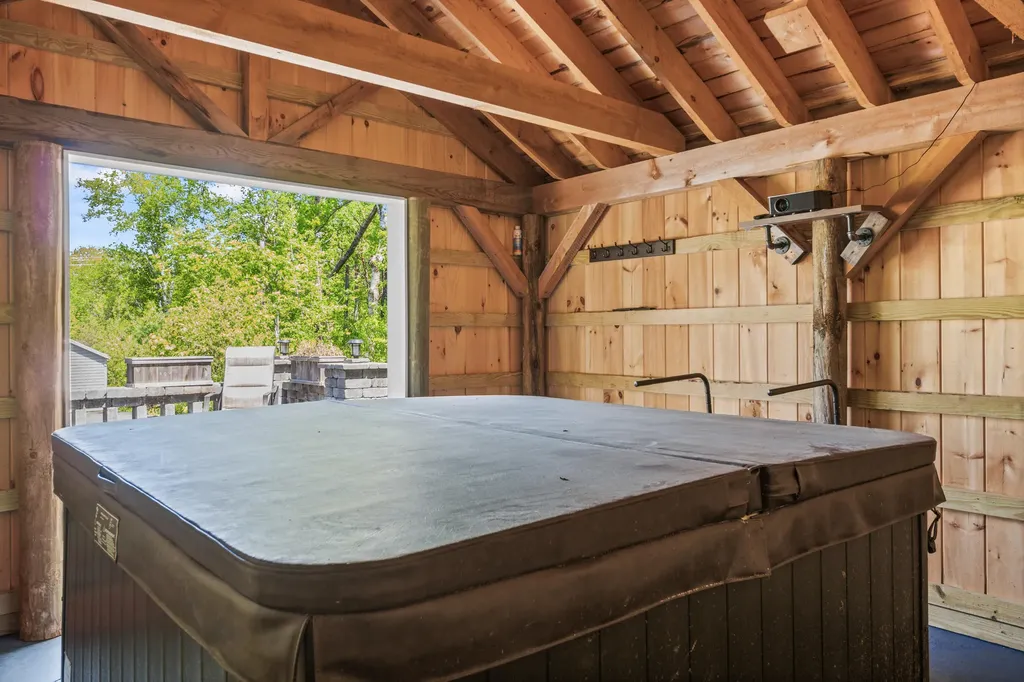 55 Mountain View Extension Rockland ME 04841