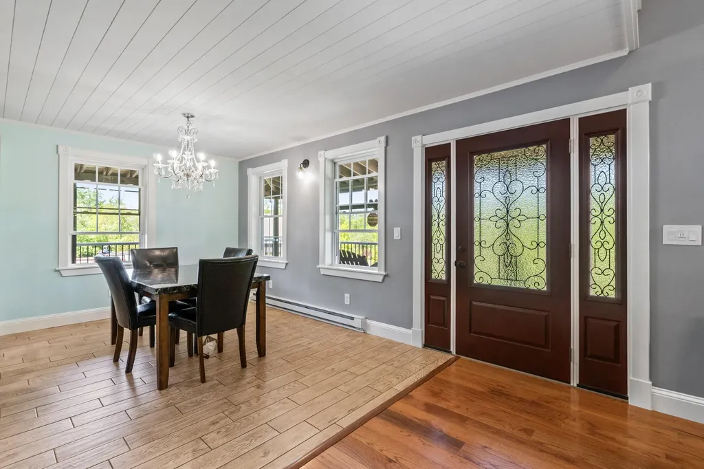 55 Mountain View Extension Rockland ME 04841