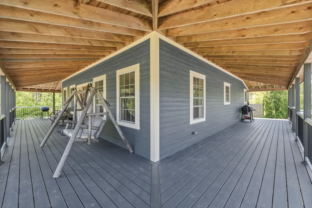 55 Mountain View Extension Rockland ME 04841