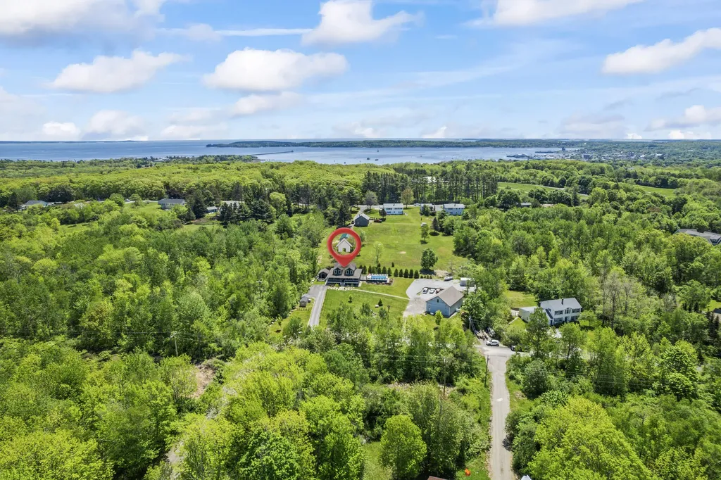 55 Mountain View Extension Rockland ME 04841
