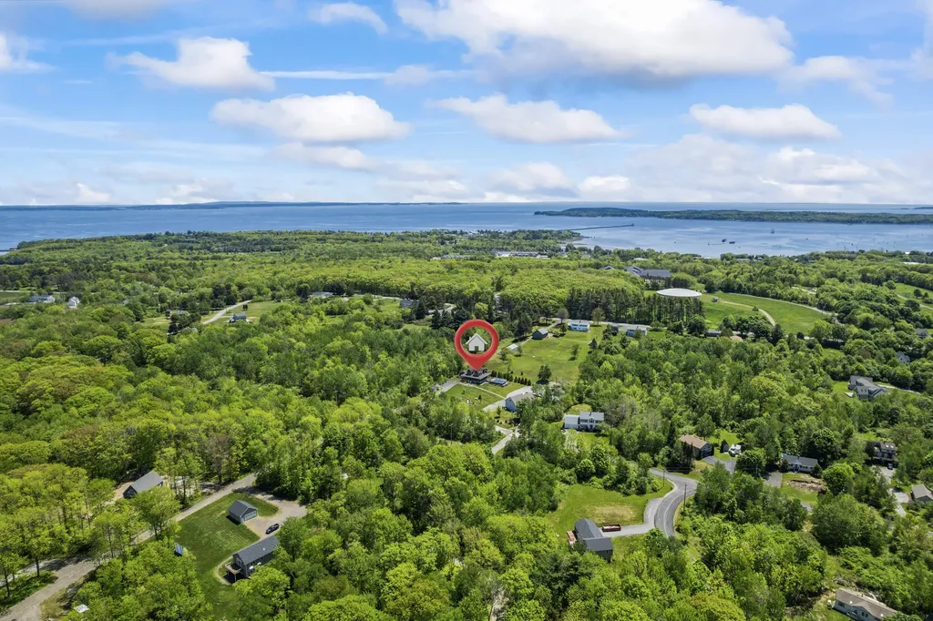 55 Mountain View Extension Rockland ME 04841