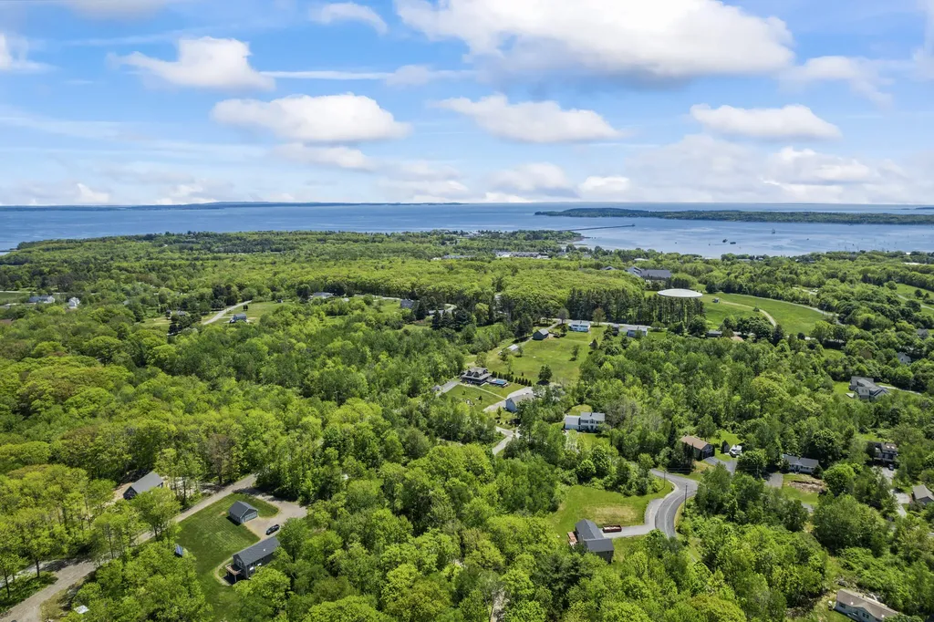 55 Mountain View Extension Rockland ME 04841