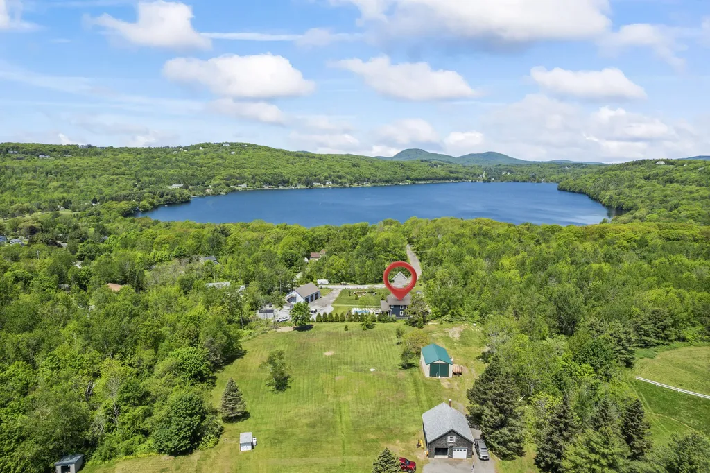 55 Mountain View Extension Rockland ME 04841