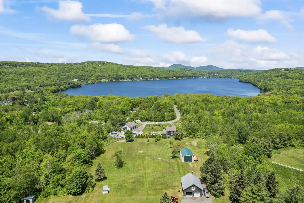 55 Mountain View Extension Rockland ME 04841