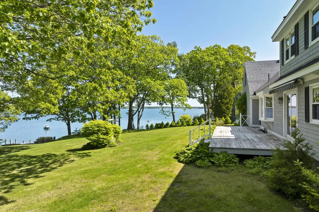 22 Sunset Way Brunswick ME 04011