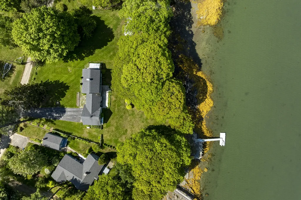 22 Sunset Way Brunswick ME 04011