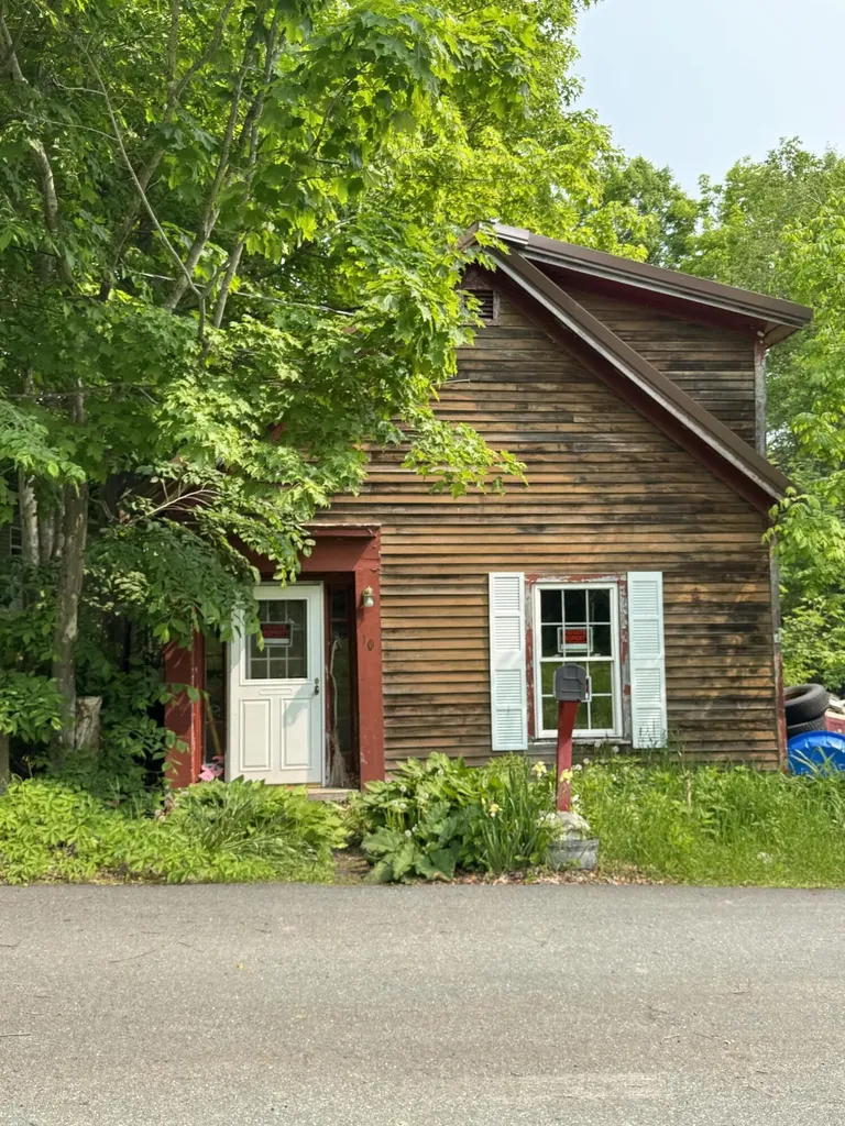 10 Orient Avenue Hampden ME 04444