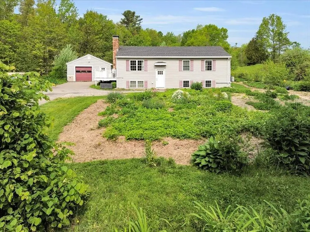119 W Main Street Searsport ME 04974