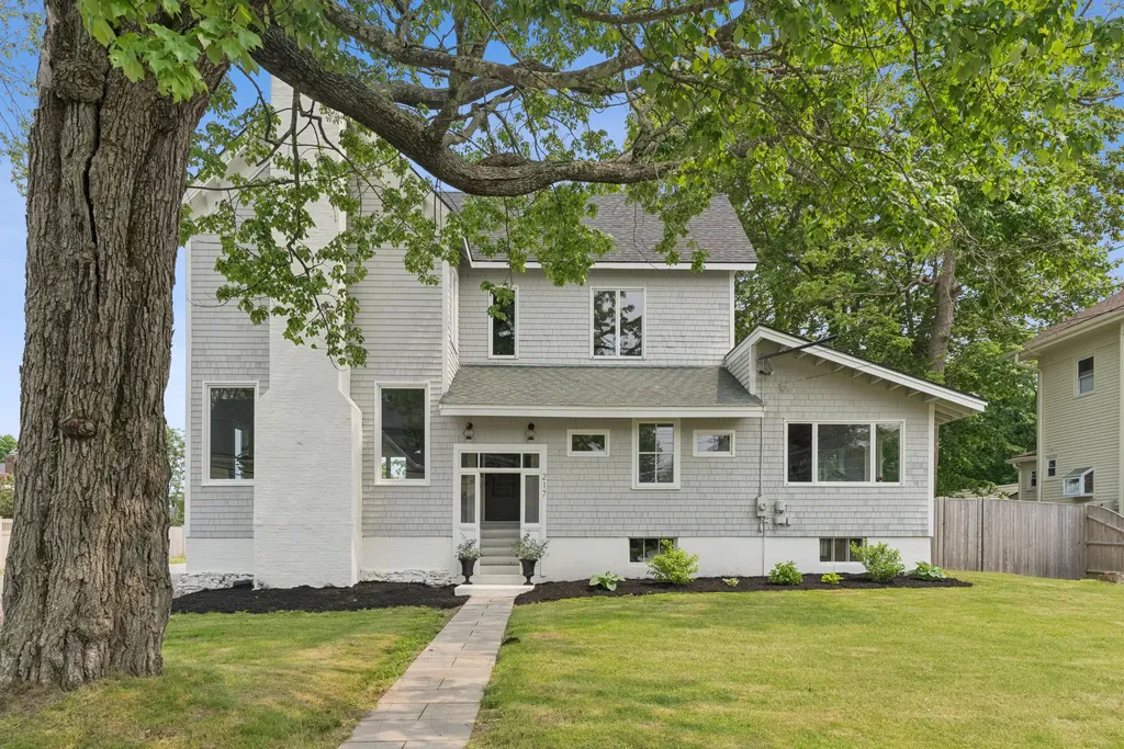 217 Ocean Avenue Portland ME 04103