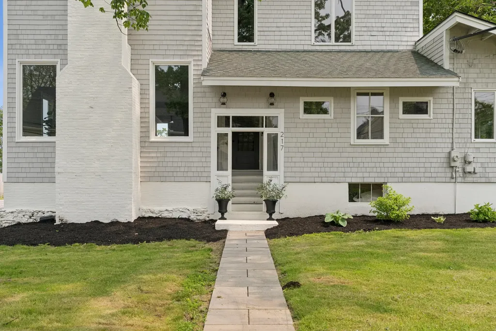217 Ocean Avenue Portland ME 04103