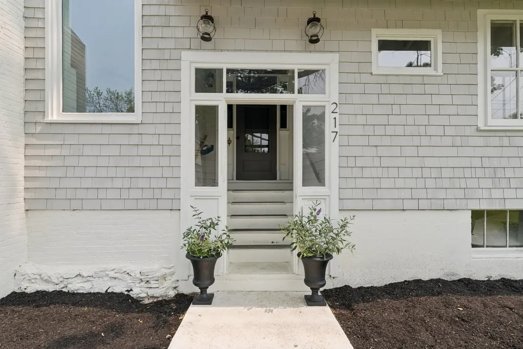 217 Ocean Avenue Portland ME 04103