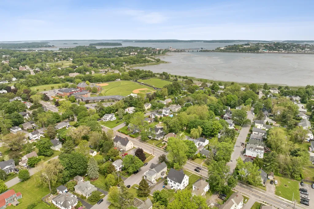 217 Ocean Avenue Portland ME 04103
