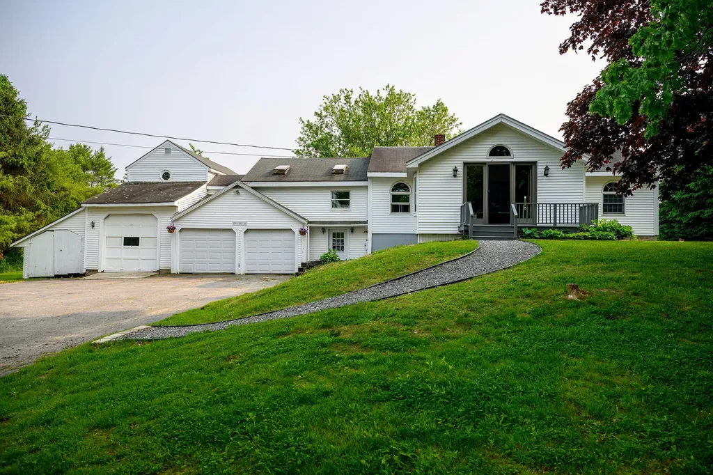 350 Foye Road Wiscasset ME 04578