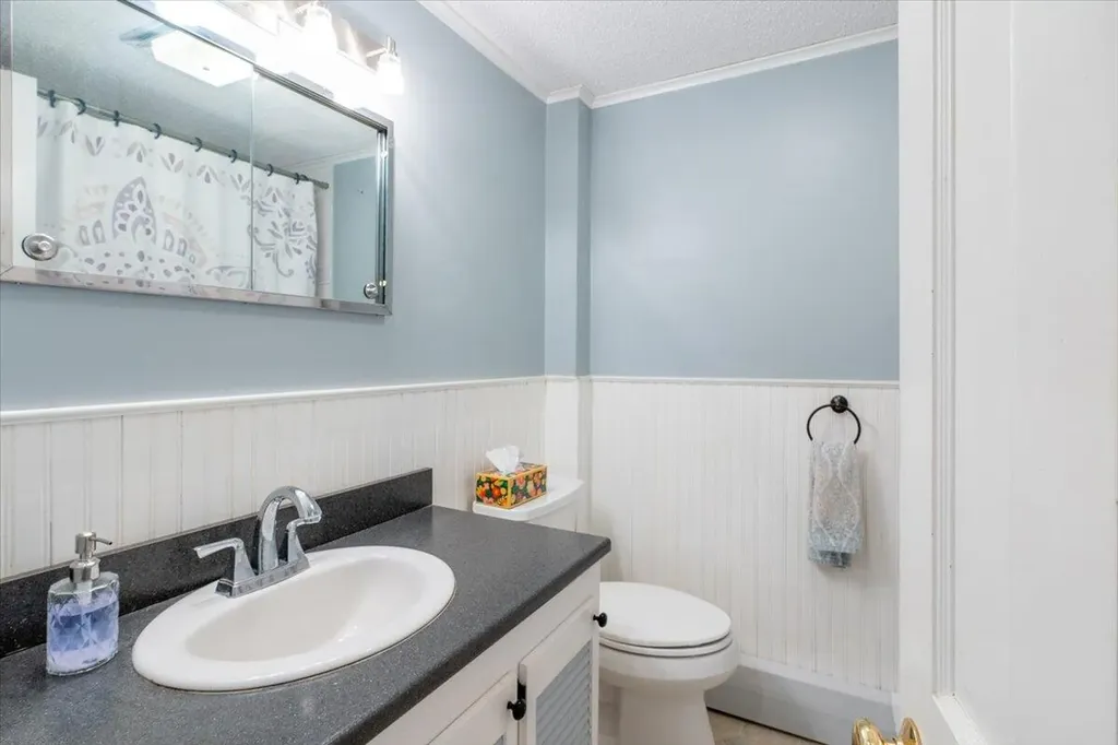 40 Shaw Avenue Rockland ME 04841