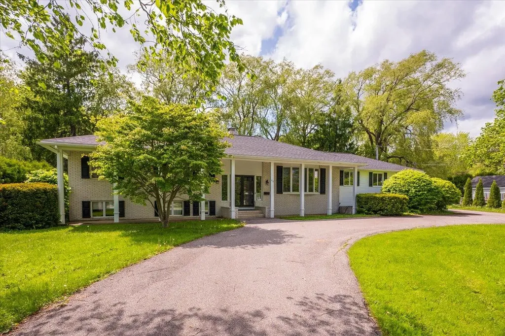 40 Shaw Avenue Rockland ME 04841