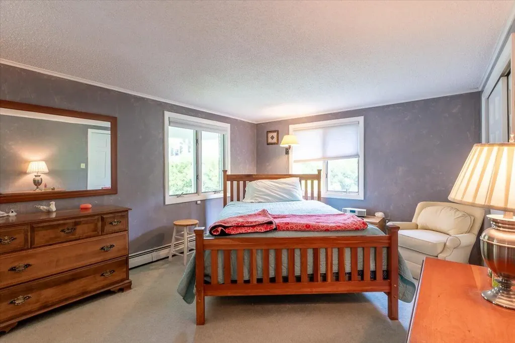 40 Shaw Avenue Rockland ME 04841