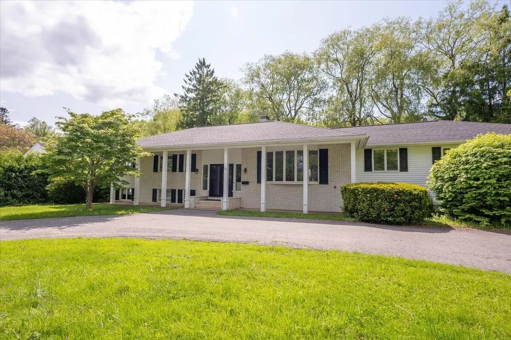 40 Shaw Avenue Rockland ME 04841