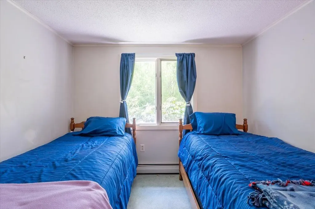 40 Shaw Avenue Rockland ME 04841