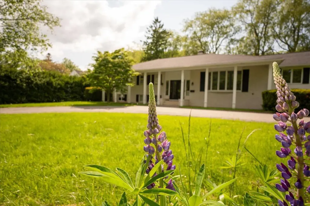 40 Shaw Avenue Rockland ME 04841