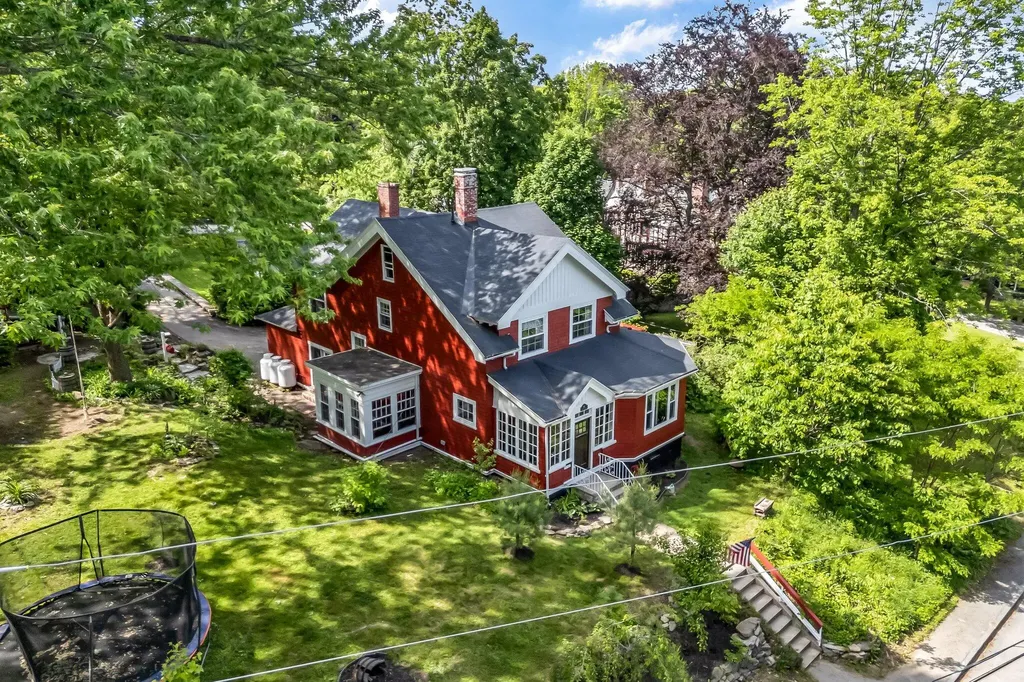 69 Western Promenade Auburn ME 04210