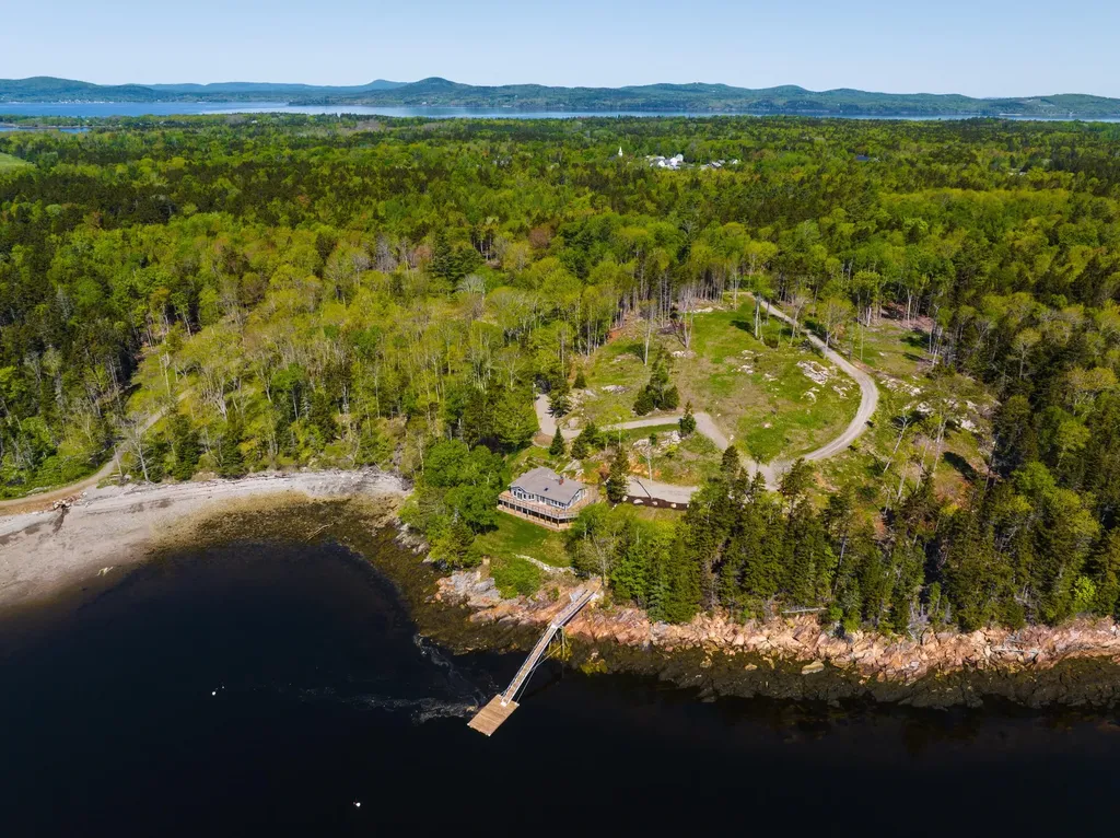 118 E East Shore Drive Islesboro ME 04848