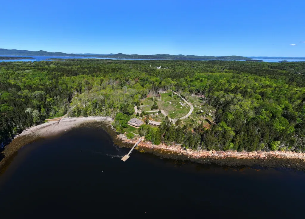 118 E East Shore Drive Islesboro ME 04848
