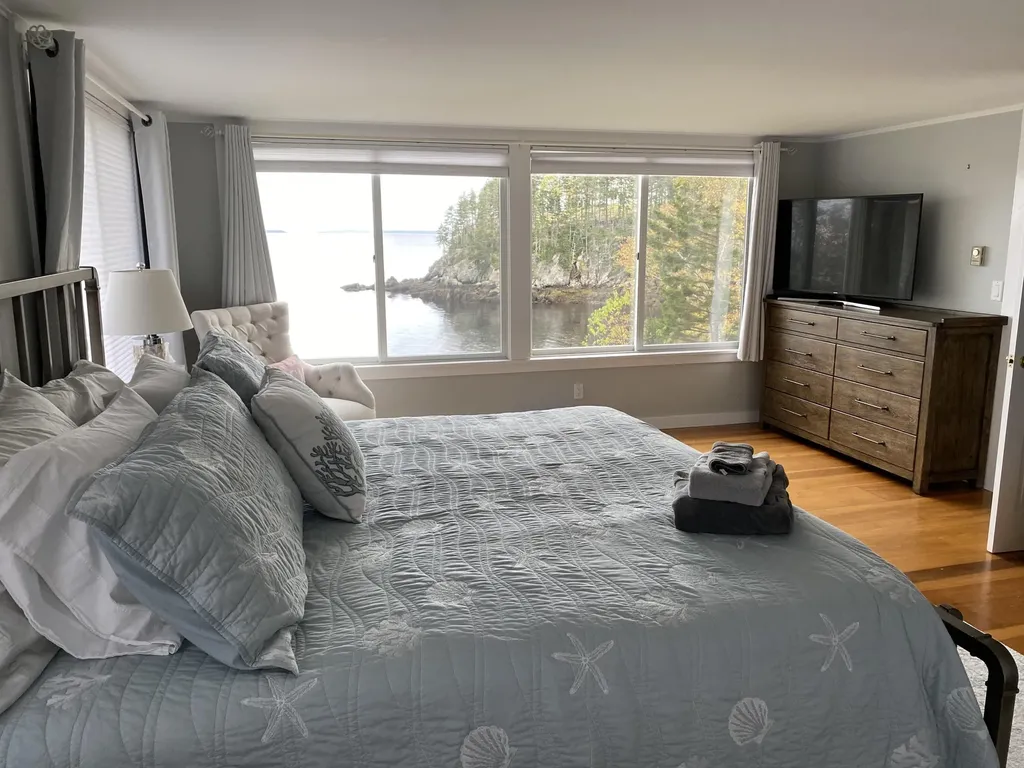 118 E East Shore Drive Islesboro ME 04848